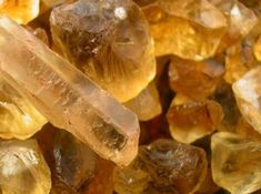 Cristales de citrino brillantes.