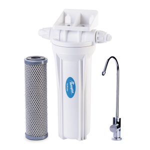 Filtro de carbón activado para purificación de agua en casa.